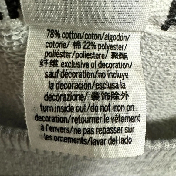 PINK BY VICTORIA’S SECRET Gray Heather Sweatshirt Embroidered Logo Size Medium - Picture 5 of 5